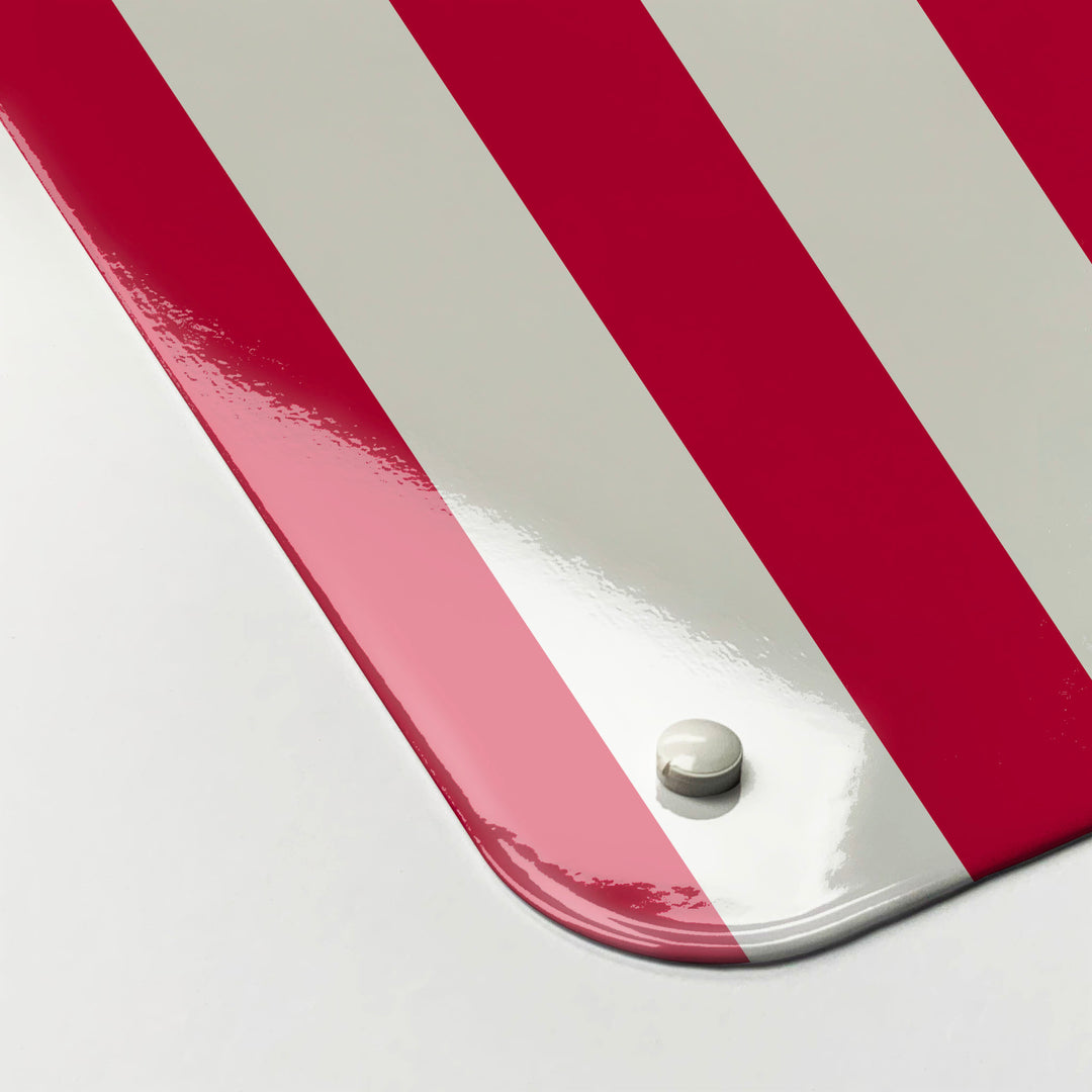 The corner detail of a Stars and Stripes American flag design magnetic board to show it’s high gloss surface