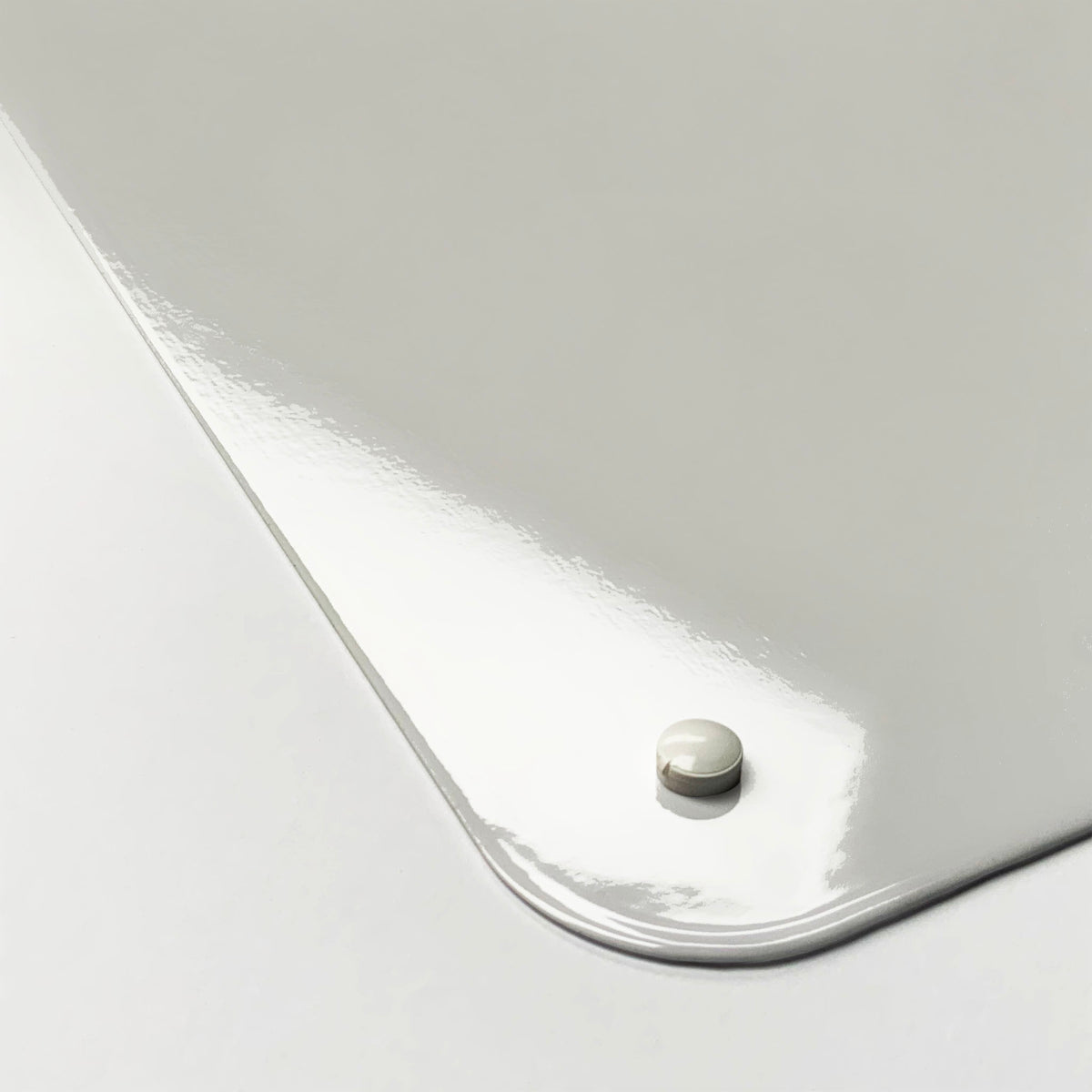 The corner detail of a England flag design magnetic board to show it’s high gloss surface